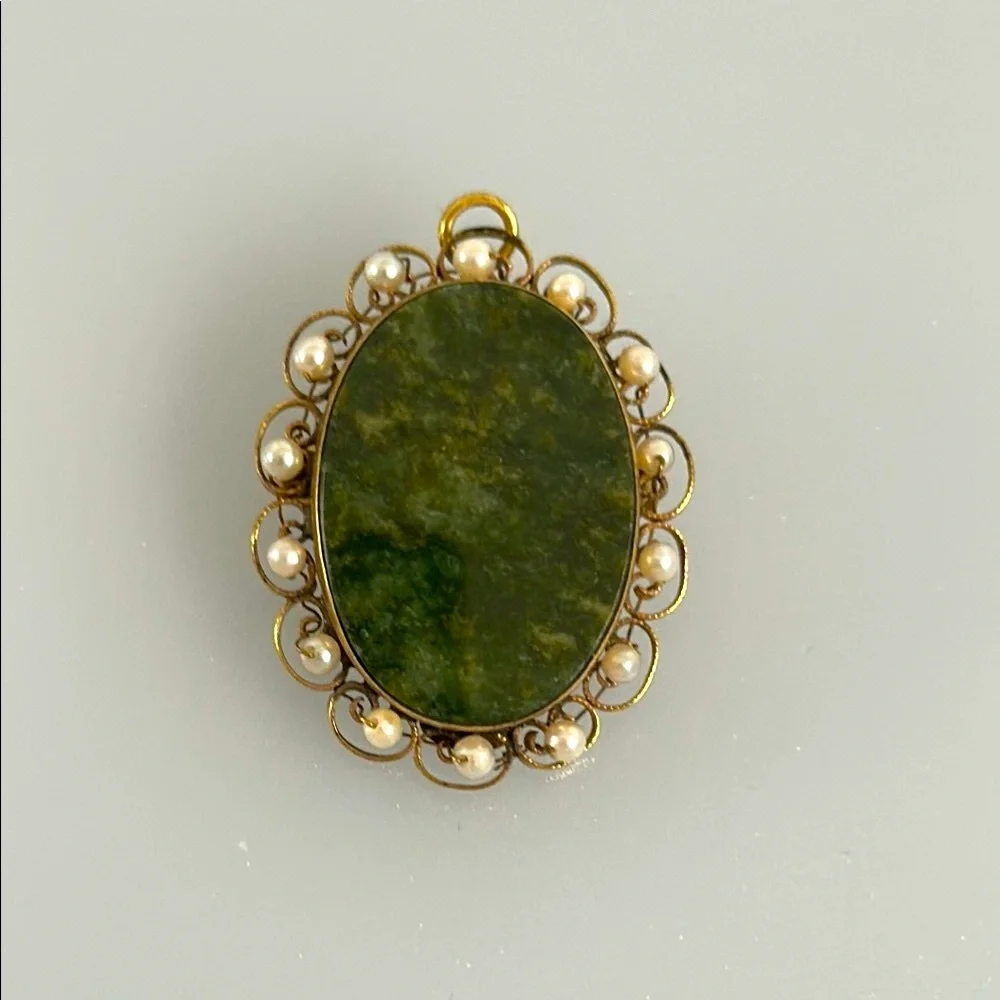 Vintage CARLA 12k GF Green Stone Pendant with Pearls​ ✨